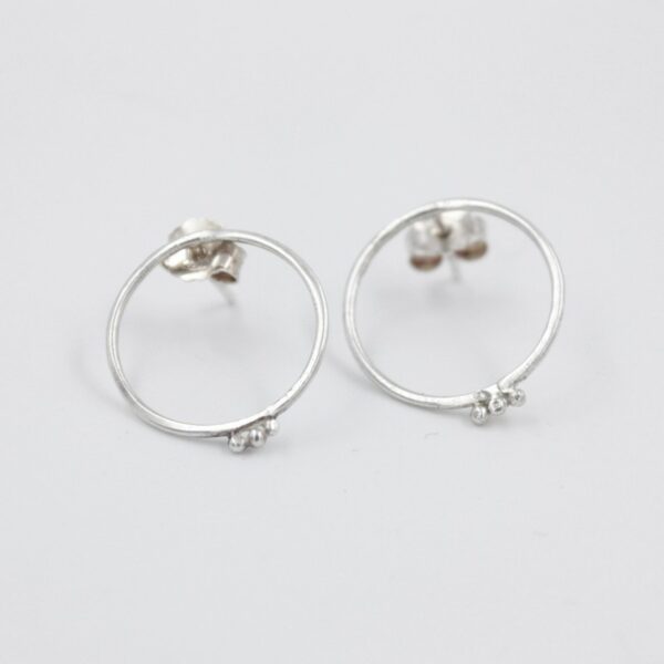 Boucles d'oreilles pendantes pépites en argent Fabrication artisanale dans le vieux lyon